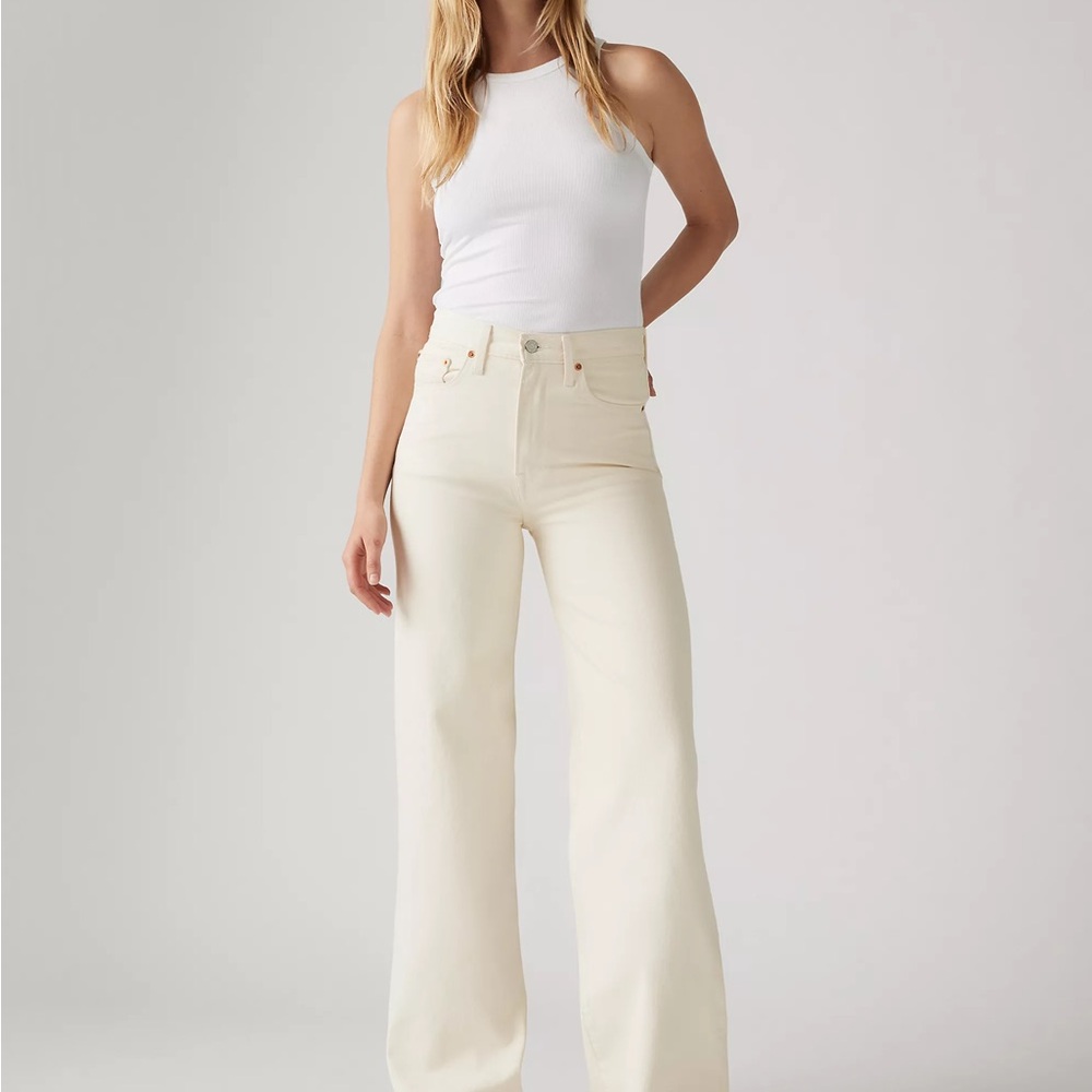 NWOT Levi’s White Ribcage Wide Leg Jeans